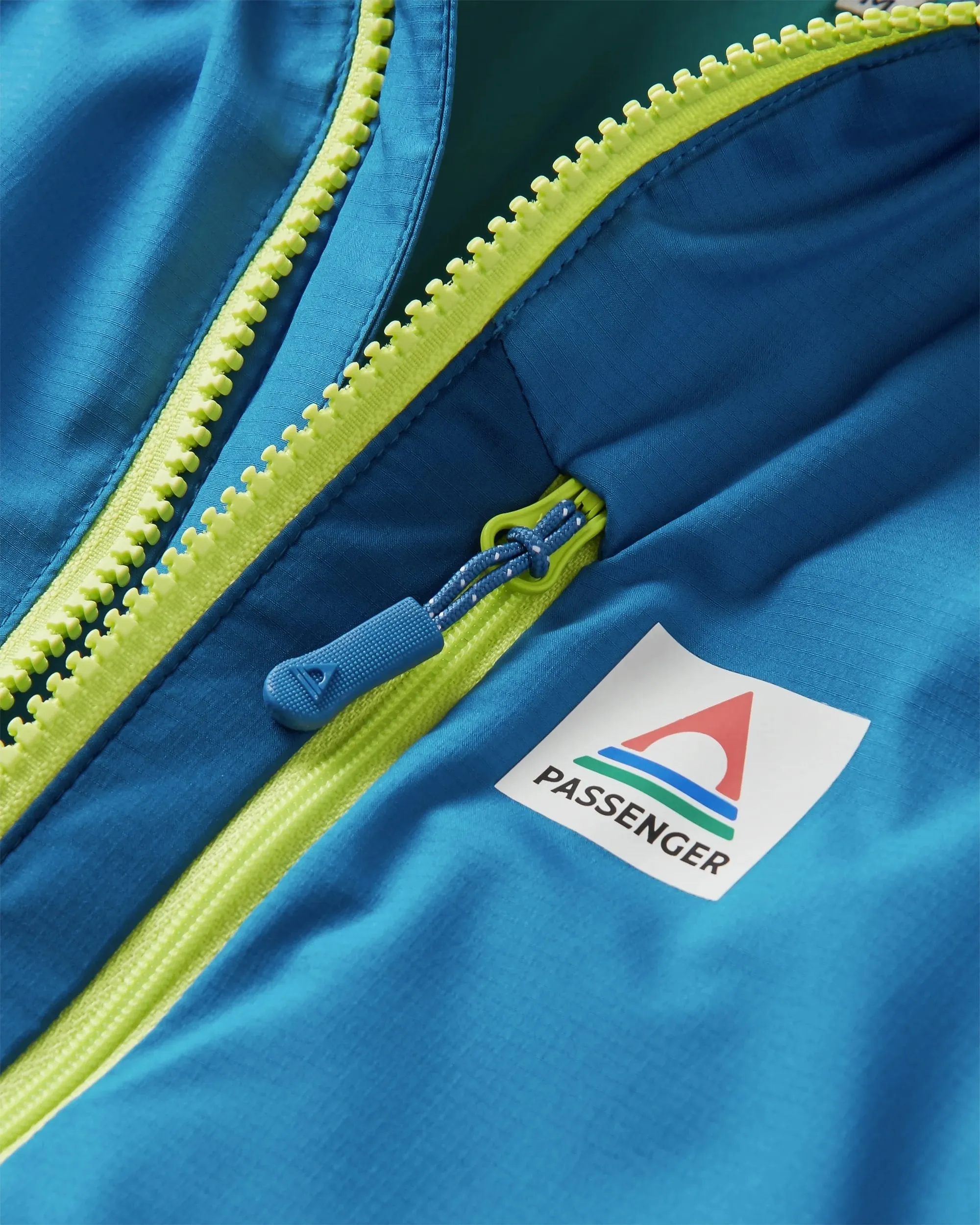 Daybreak Lightweight Men's Recycled Thermore® Insulated Jacket - Tidal Blue/Blue Steel/Birch