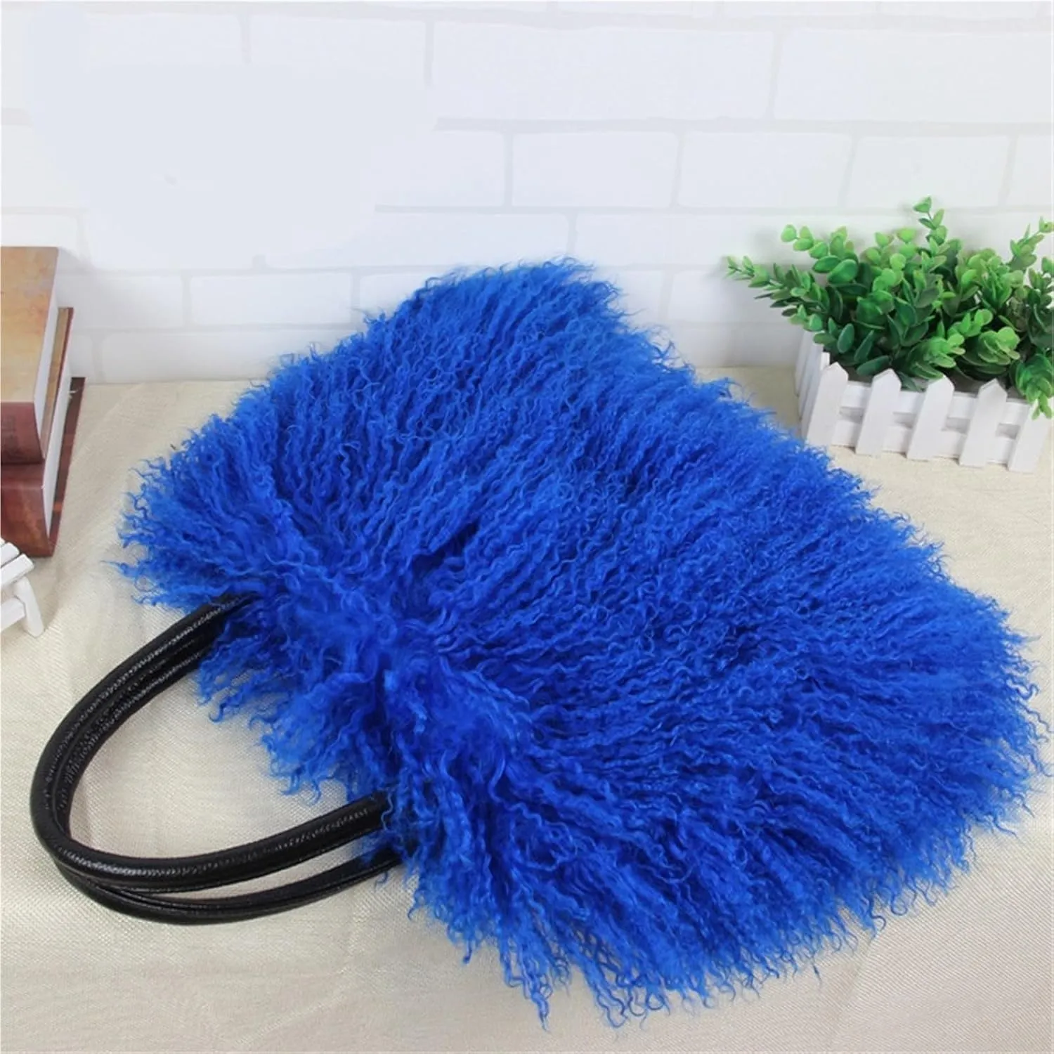 Fluffy Tote Bag Handbag Winter Ladies Handbag Fashion Genuine Soft Warm Shoulder Bag Winter Fuzzy Purses(Brown)