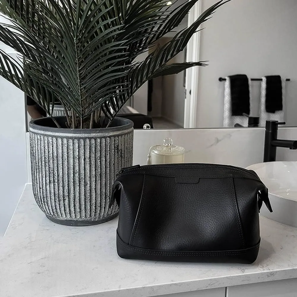 Leather Toiletry Bag, Travel Toiletry Bag for Men Hanging Dopp Kit Leather Toiletry Organizer Water-Resistant(Black)